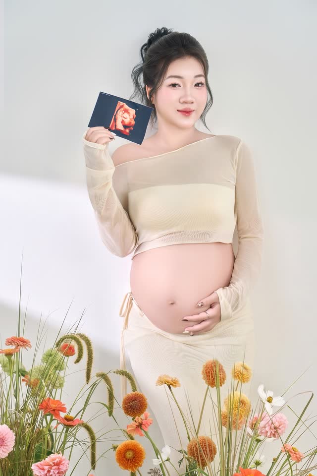 Concept hoa cúc, khoe ảnh siêu âm