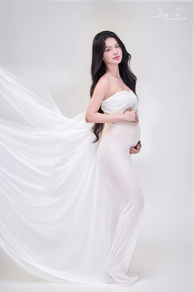 Mom một mình giữa dải voan trắng — Thúy Tô Studio