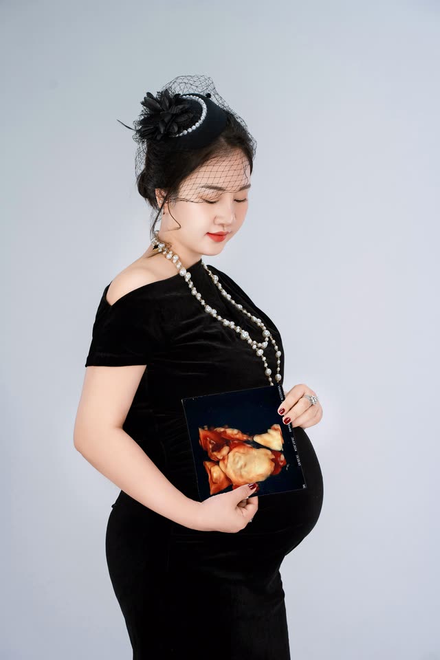 VĨNH CỬU — concept nhung đen, ngọc trai tại Thúy Tô Studio