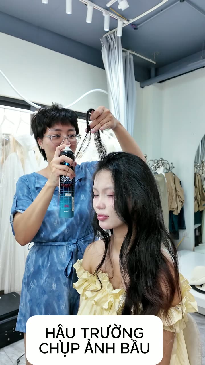 Hậu trường: làm tóc và dựng đèn trước buổi chụp