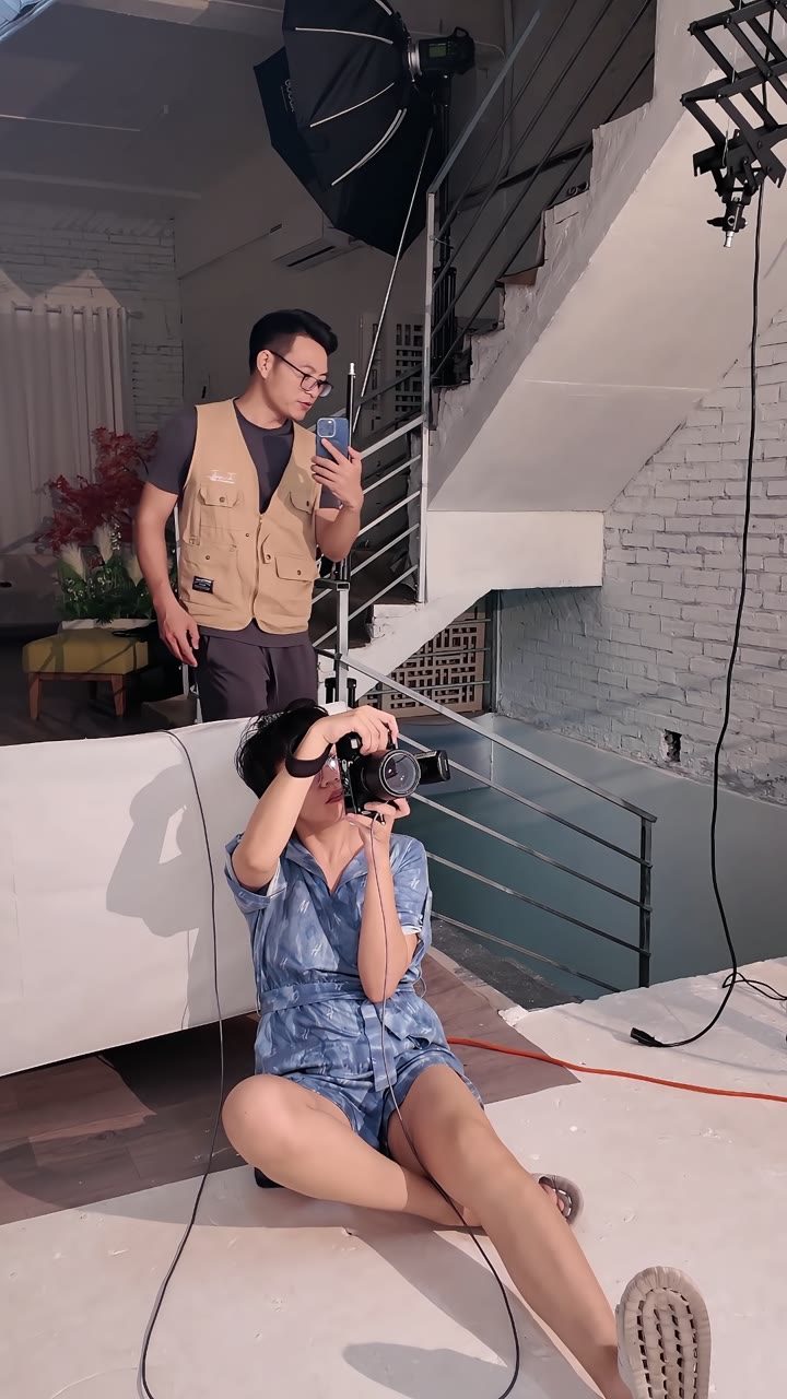 Cả ekip trong một buổi chụp