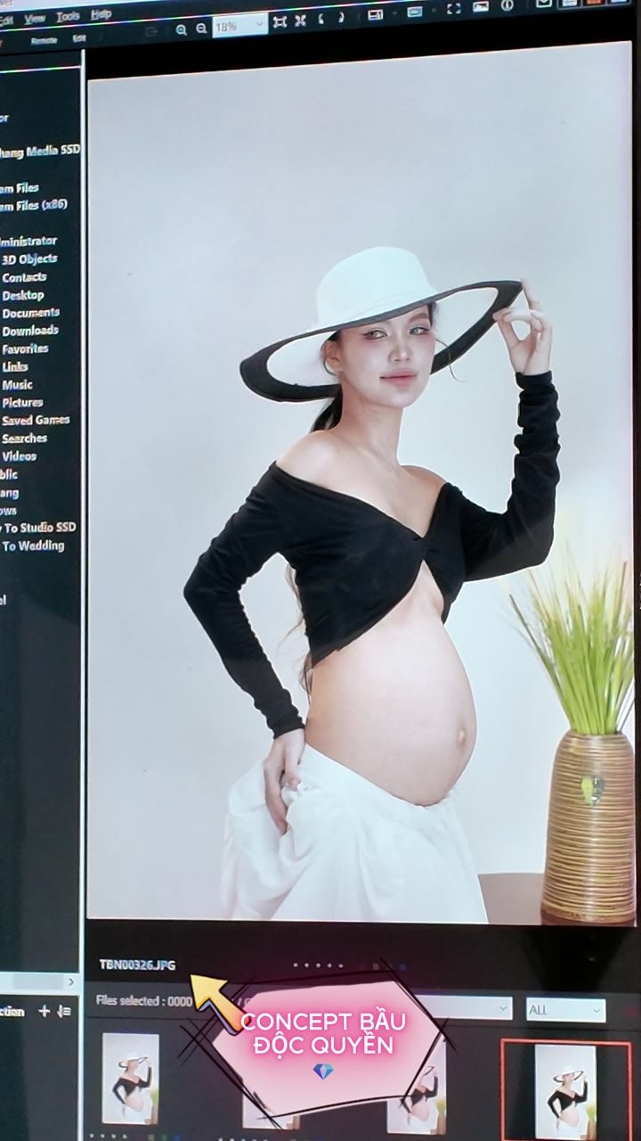 Concept đen, mũ vành rộng và váy lụa